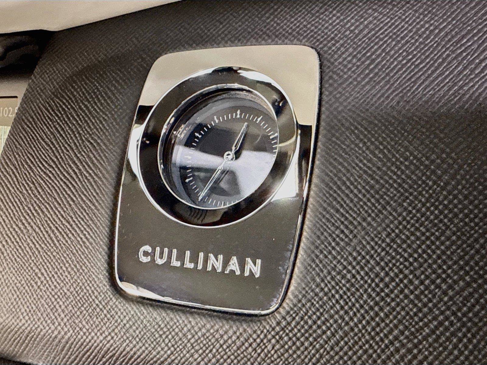 Used 2022 Rolls-Royce Cullinan w/ Cullinan Package AWD/4WD image 35