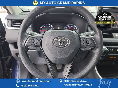 Used 2021 Toyota RAV4 XLE image 14