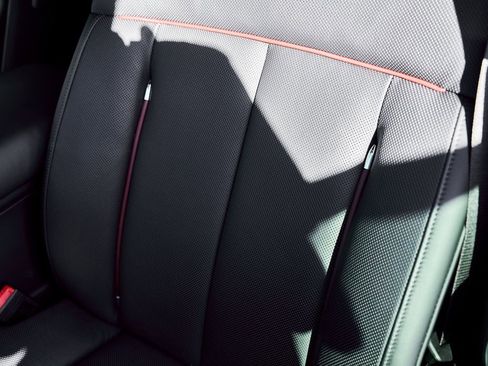 Used 2024 Rolls-Royce Phantom Sedan image 59