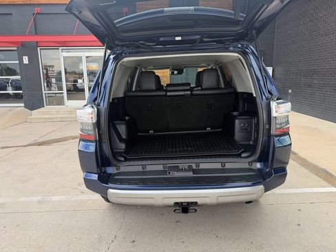 Used 2021 Toyota 4Runner TRD Off-Road Premium w/ Moonroof Package AWD/4WD image 23