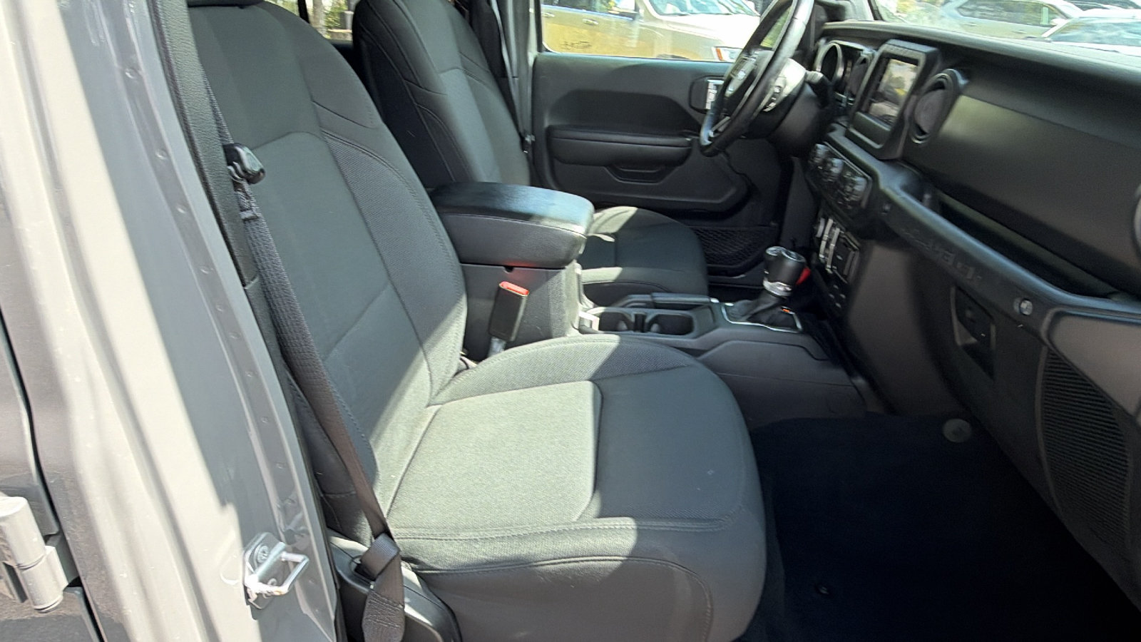 Used 2022 Jeep Wrangler Unlimited Sport AWD/4WD image 19