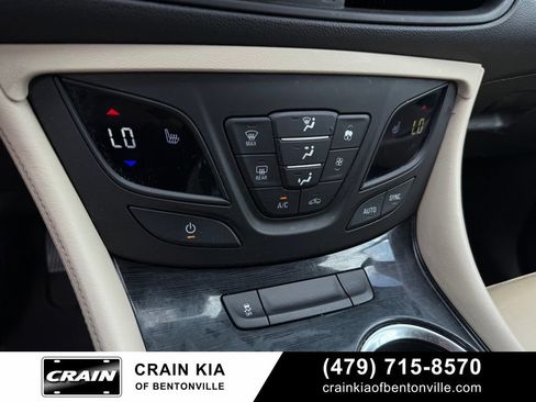 Used 2017 Buick Envision Essence FWD image 17