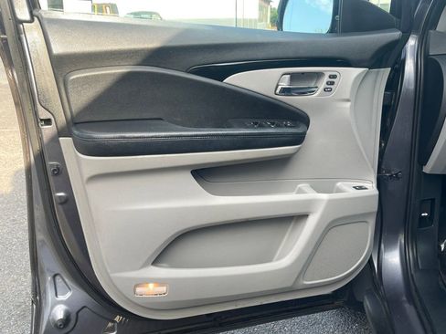 Used 2016 Honda Pilot Touring image 15