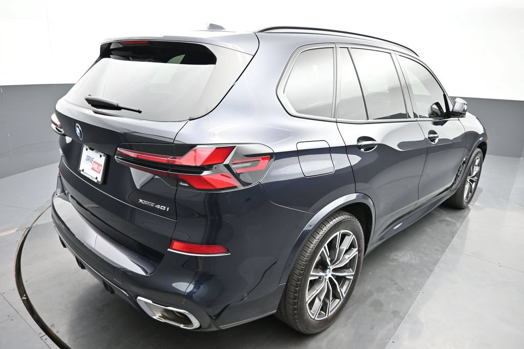 Used 2025 BMW X5 xDrive40i w/ M Sport Package AWD/4WD image 4