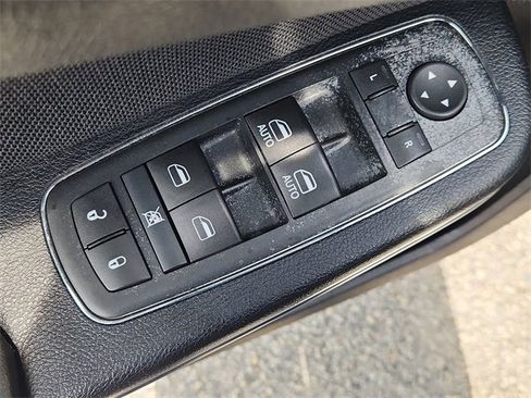 Used 2016 Dodge Charger SE image 21