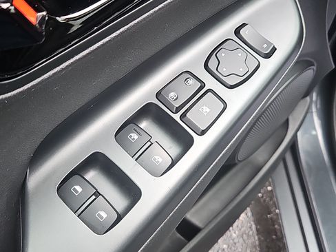 Used 2018 Hyundai Kona Limited image 17