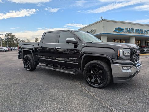 Used 2018 GMC Sierra 1500 SLT image 2