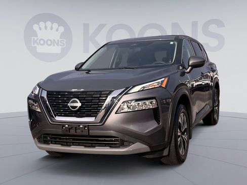 Used 2023 Nissan Rogue SV image 1