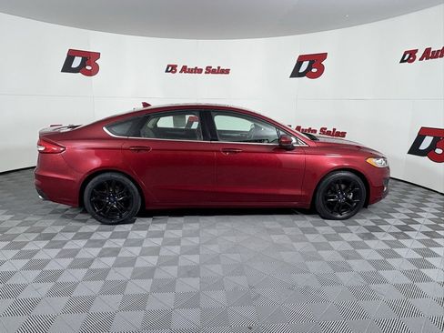 Used 2019 Ford Fusion SE w/ Equipment Group 151A image 7