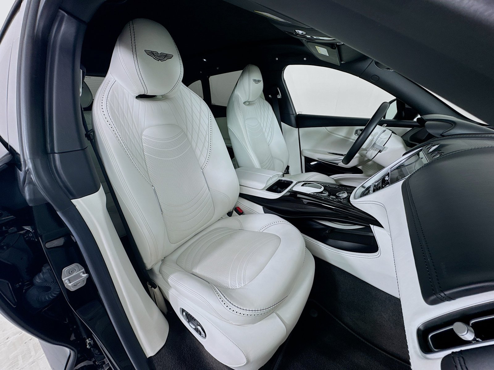 Used 2023 Aston Martin DBX 707 AWD/4WD image 27