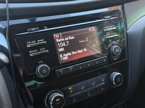 Used 2018 Nissan Rogue Sport S w/ S Appearance Package image 19