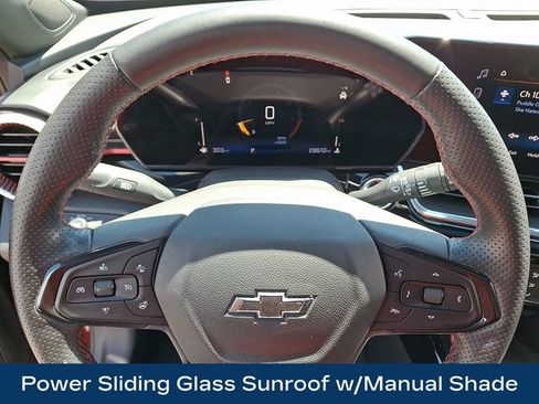 Used 2024 Chevrolet Trax RS w/ Sunroof Package FWD image 4