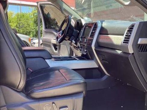 Used 2017 Ford F250 Lariat w/ Chrome Package image 21