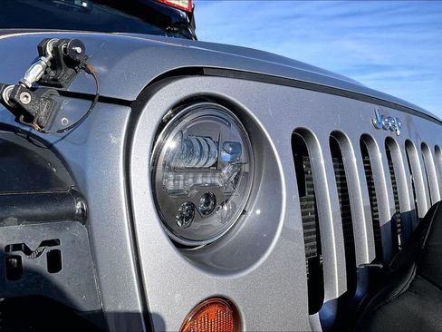 Used 2013 Jeep Wrangler Rubicon w/ PWR Convenience Group image 39