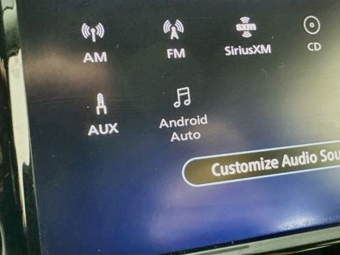 Used 2018 Nissan Rogue SV AWD/4WD image 2