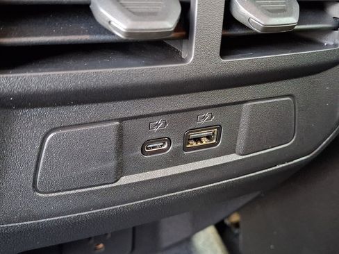 Certified 2025 GMC Canyon AT4 w/ Nightfall Edition AWD/4WD image 11