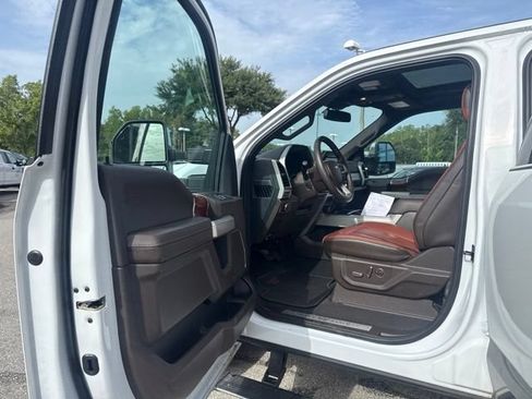 Used 2022 Ford F250 King Ranch w/ King Ranch Ultimate Package AWD/4WD image 14