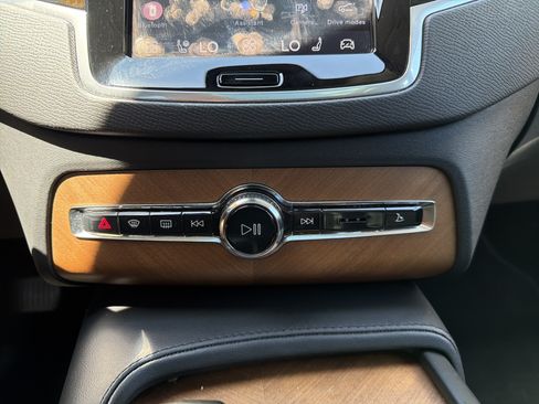 Used 2023 Volvo XC90 B6 Plus AWD/4WD image 24