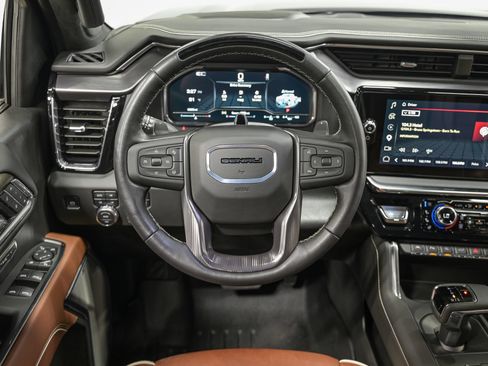 Used 2025 GMC Sierra 1500 Denali Ultimate AWD/4WD image 17