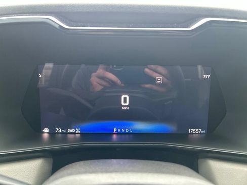 Used 2025 Chevrolet Colorado ZR2 w/ Technology Package AWD/4WD image 27