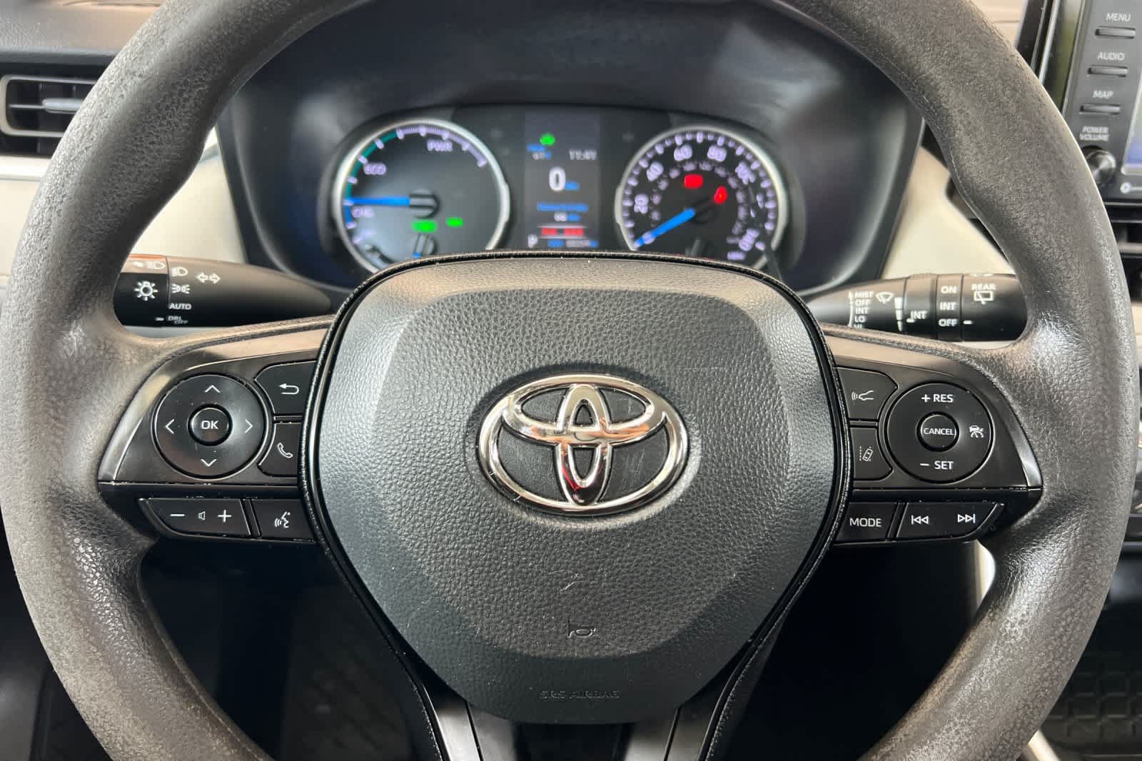 Used 2022 Toyota RAV4 XLE AWD/4WD image 25