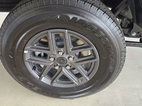 New 2025 Jeep Gladiator Sport image 5