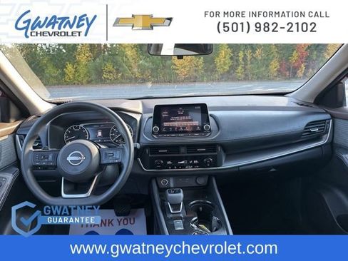 Used 2023 Nissan Rogue SV image 23