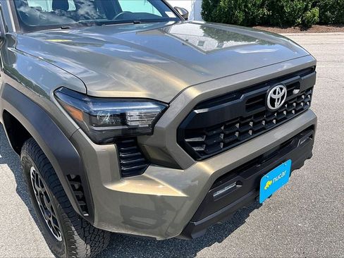 Used 2024 Toyota Tacoma TRD Off-Road AWD/4WD image 32