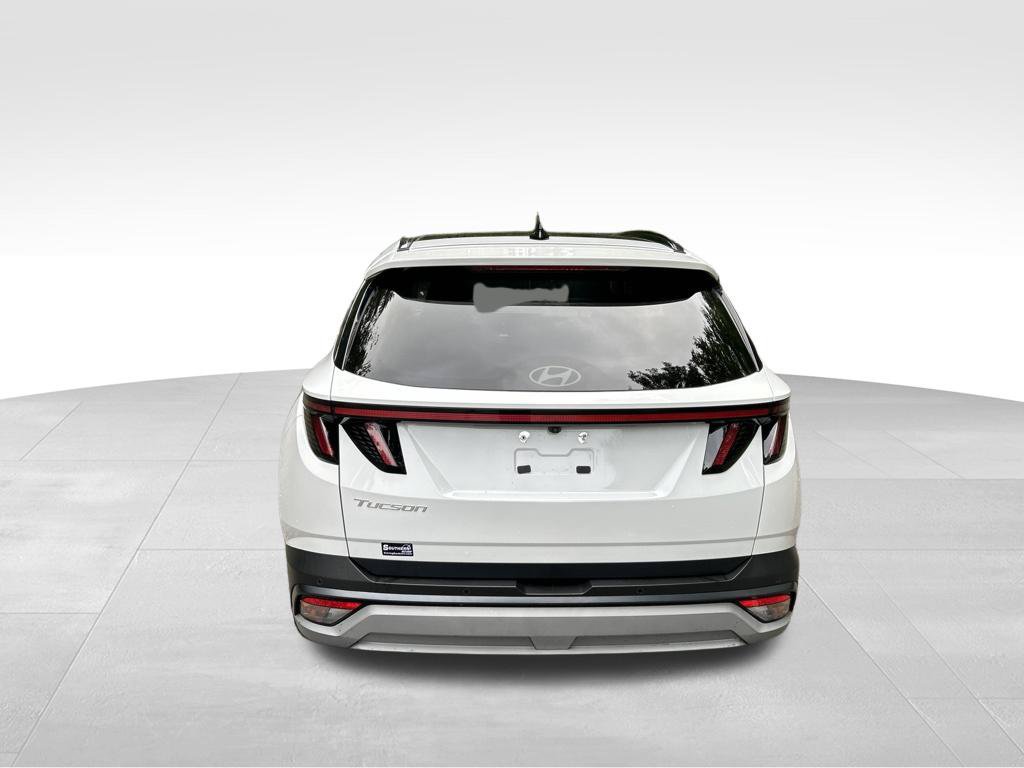 Used 2025 Hyundai Tucson Limited FWD image 4