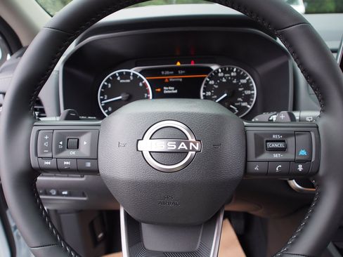 Used 2026 Nissan Rogue SV FWD image 18