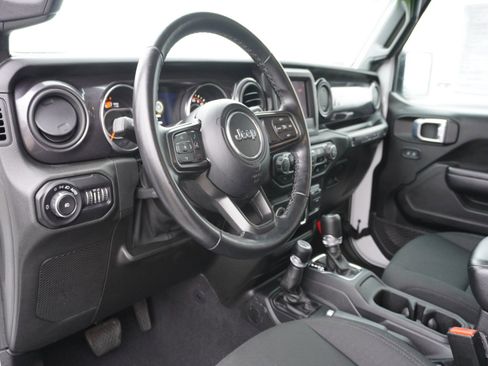 Used 2021 Jeep Wrangler Unlimited Sport image 19