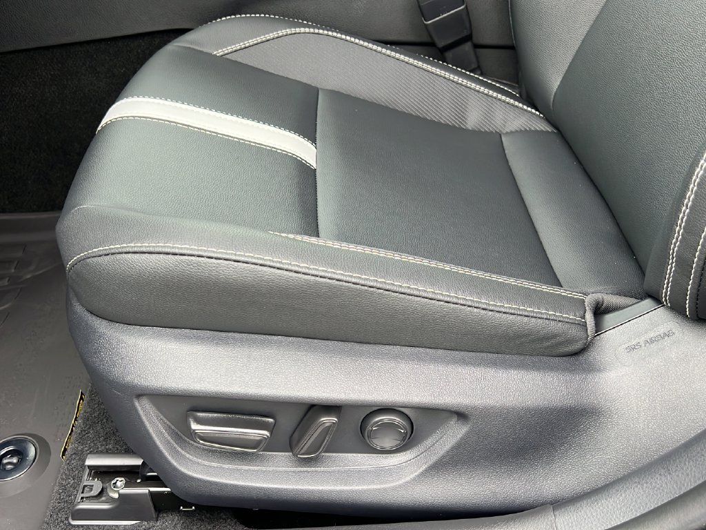 Used 2026 Toyota Camry SE FWD image 15