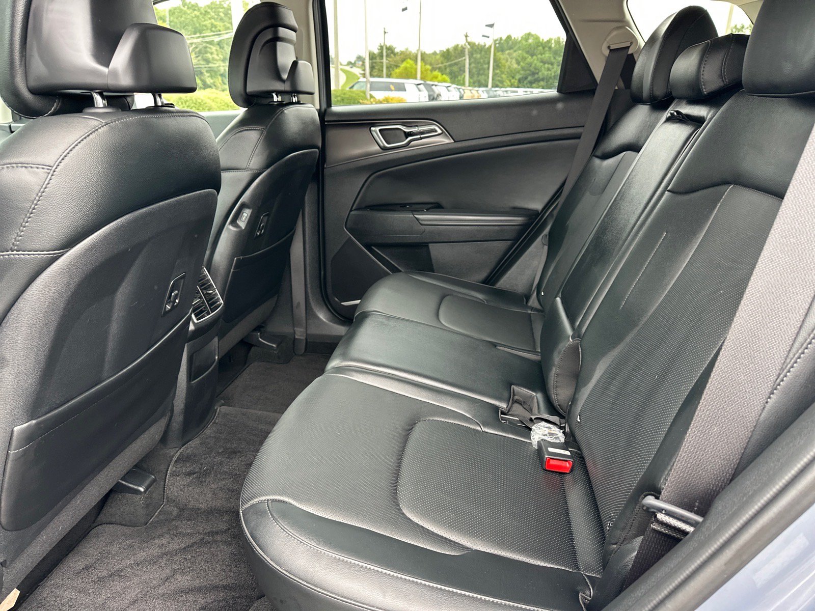 Certified 2024 Kia Sportage EX FWD image 9