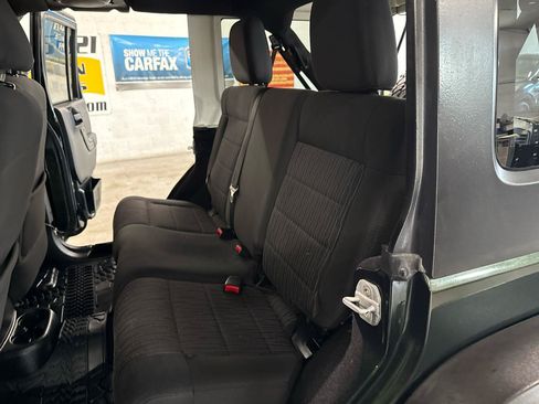 Used 2012 Jeep Wrangler Unlimited Sport AWD/4WD image 30