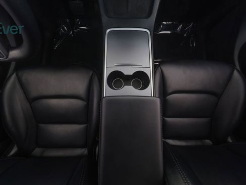 Used 2021 Tesla Model Y Long Range AWD/4WD image 27