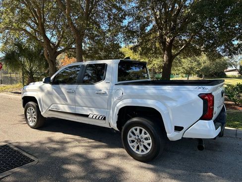 Certified 2024 Toyota Tacoma SR5 image 3