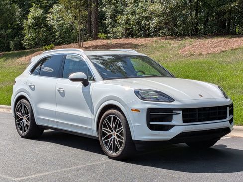 Certified 2026 Porsche Cayenne S AWD/4WD image 25