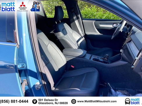 Used 2025 Volvo XC40 B5 Core image 8