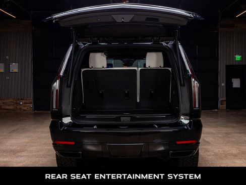 Used 2026 Cadillac Escalade Platinum Sport w/ LPO, ONYX Package image 9