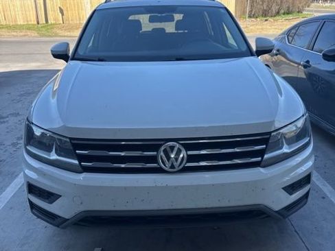 Used 2021 Volkswagen Tiguan SE image 2