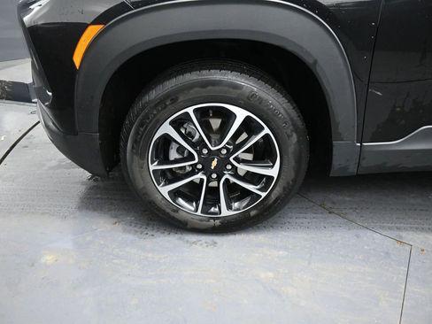 Used 2025 Chevrolet TrailBlazer LT w/ Driver Confidence Package image 13
