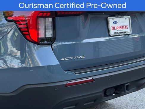 Used 2025 Ford Explorer Active AWD/4WD image 33