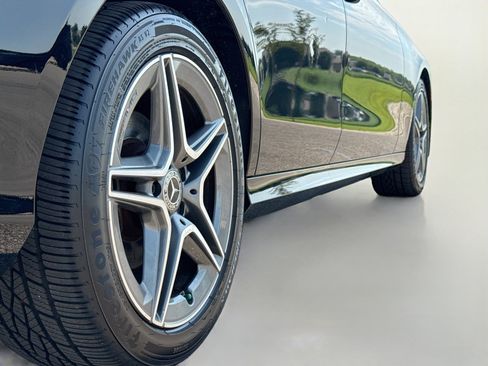 Used 2021 Mercedes-Benz E 350 4MATIC Sedan image 9