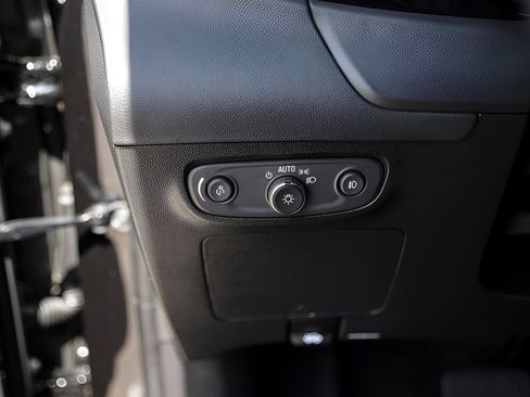 Used 2023 Buick Encore GX Essence w/ Experience Buick Package FWD image 18