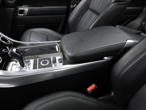 Used 2018 Land Rover Range Rover Sport SE image 26