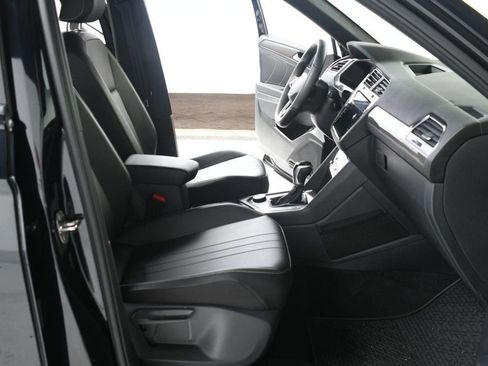 Used 2022 Volkswagen Tiguan SE R-Line image 29