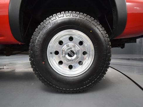 Used 2005 GMC Sierra 2500 SLT w/ Heavy-Duty Power Package image 12