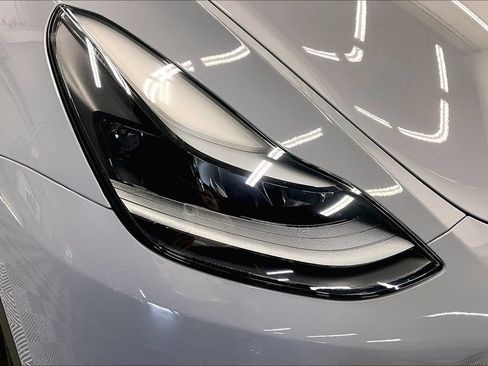 Used 2023 Tesla Model Y Performance AWD/4WD image 26