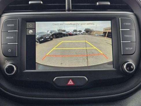 Certified 2025 Kia Soul LX image 17