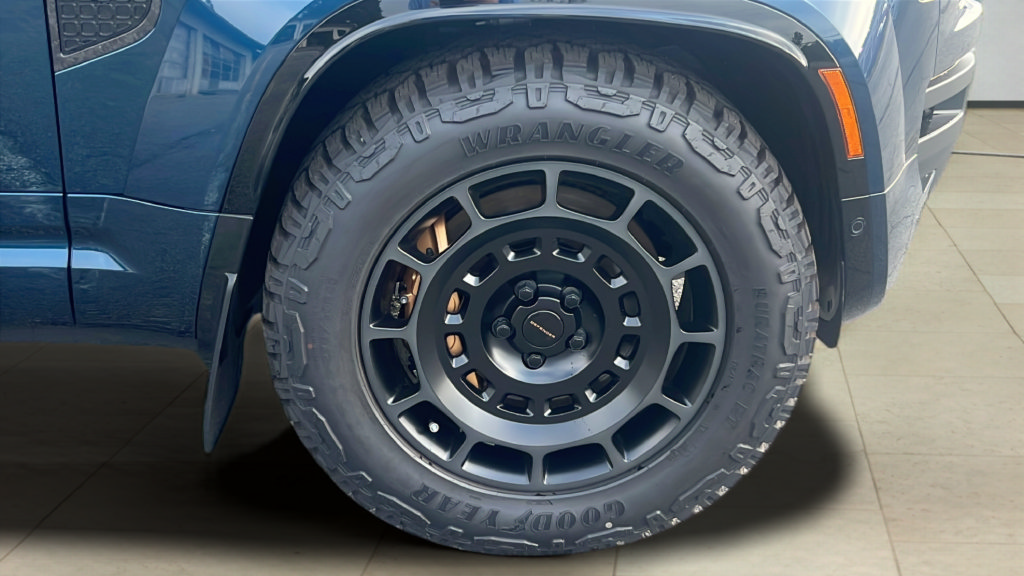 New 2026 Land Rover Defender 110 AWD/4WD image 23